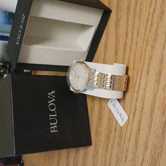 Bulova watch - Picture 2 of 3